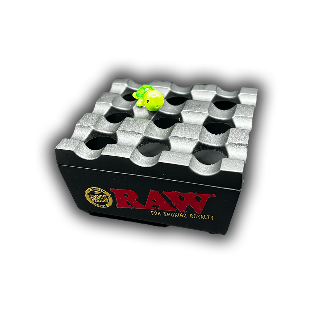 RAW® Regal Windproof Ashtray